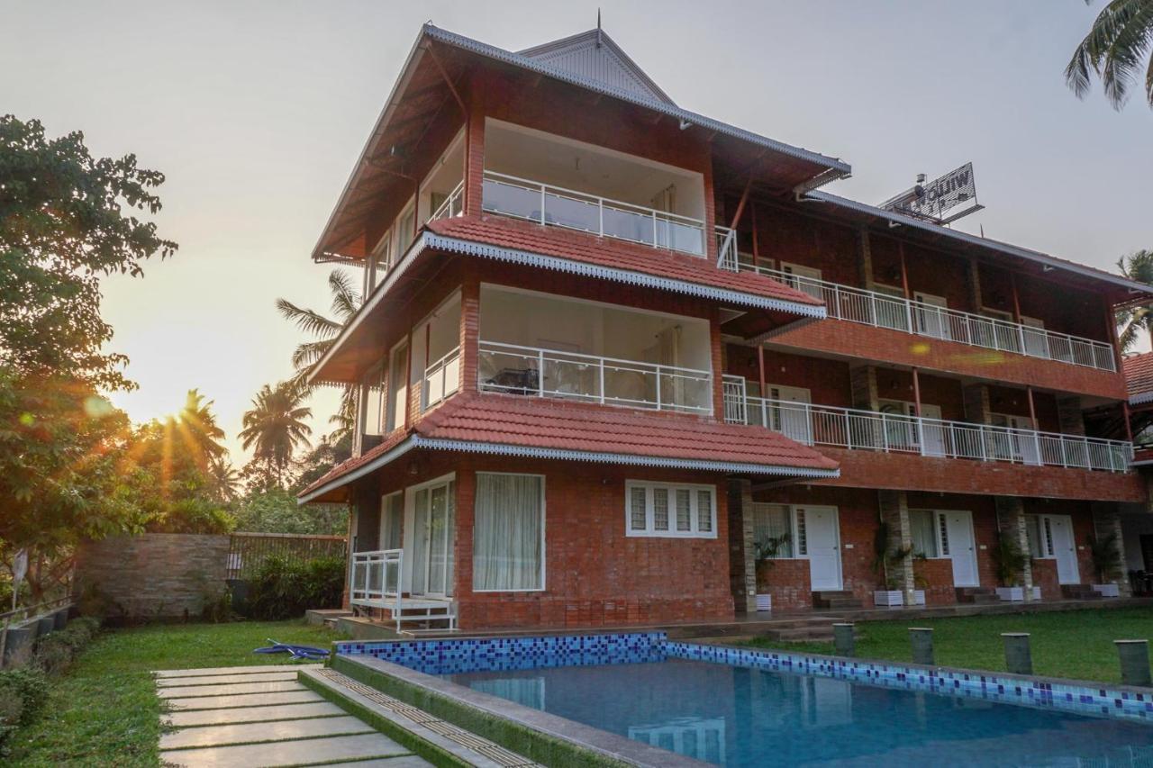 Willow Heights Атхирапали Екстериор снимка