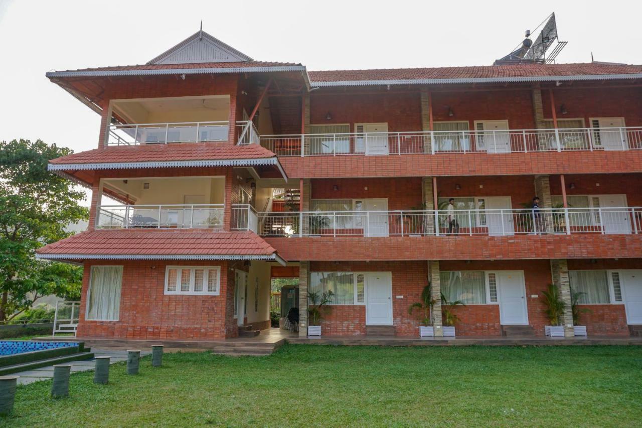 Willow Heights Атхирапали Екстериор снимка